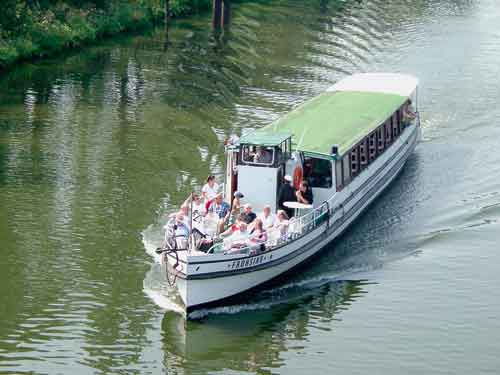 Fahrgastschiff FROHSINN