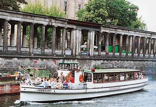 Fahrgastschiff FROHSINN