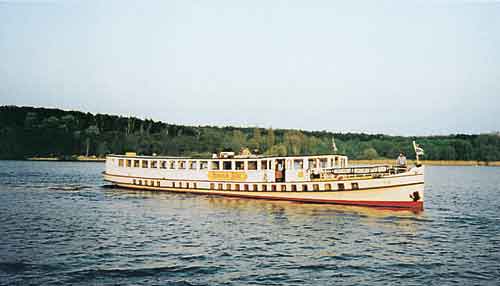 Fahrgastschiff HEINRICH ZILLE